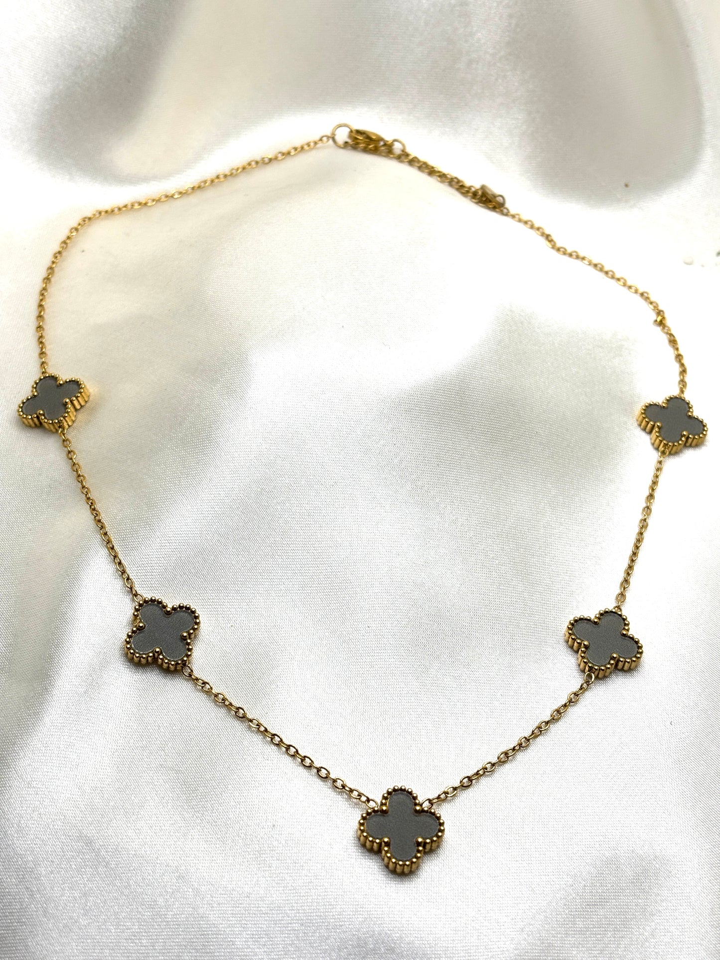 Collier Trèfle Gris